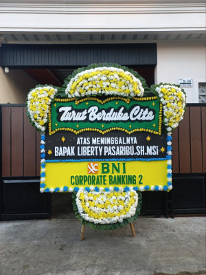 Papan Bunga Duka di Girian Atas