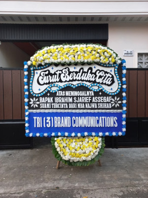 Papan Bunga Duka di Girian Atas